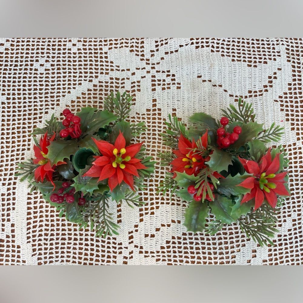 Vintage plastic poinsettias Holly Candles holders || Vintage candle holders - Picture 3 of 7